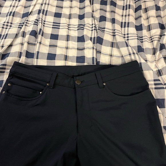 Lululemon ABC Trousers (Black, 31 waist) - Picture 7 of 8